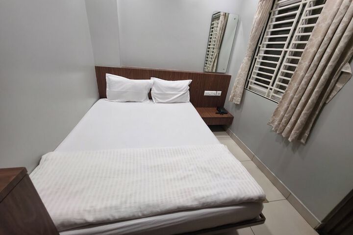 Room 28 of 59