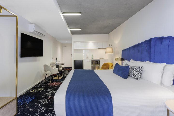 Room 13 of 112