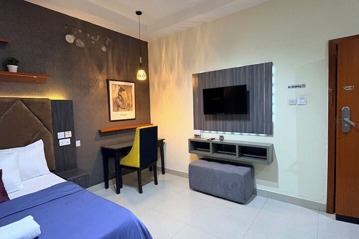 Room 174 of 288