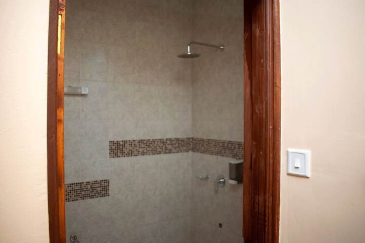 Room 5 of 6
