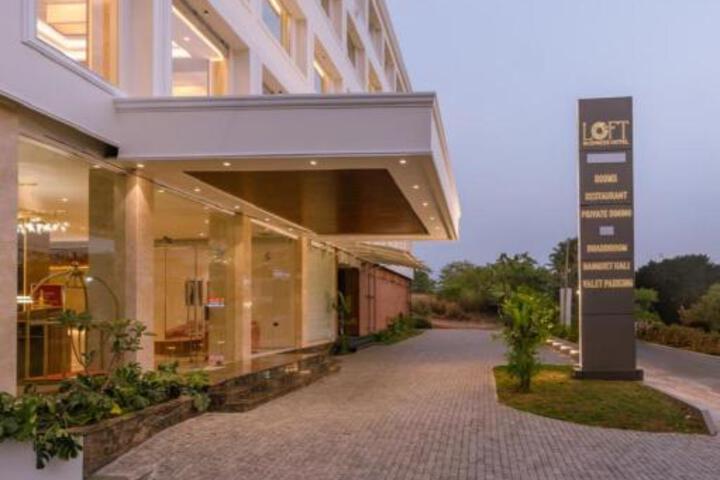 Loft Business Hotel