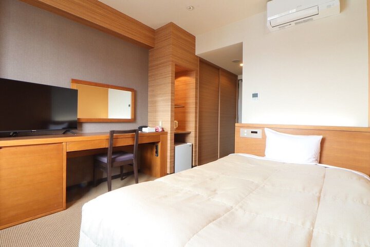 Room 13 of 51