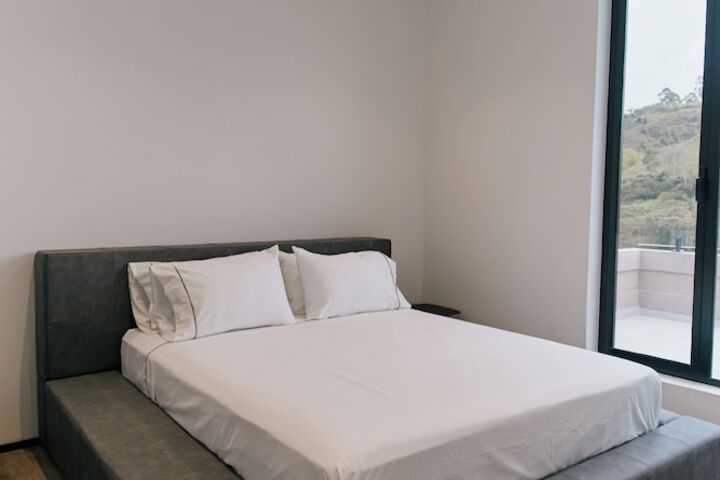 Room 33 of 159