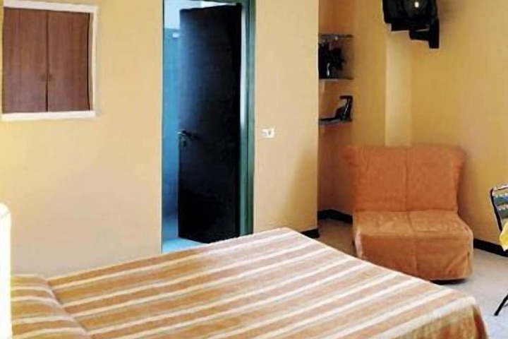 Room 5 of 31
