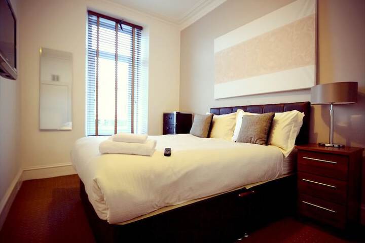 Room 2 of 29