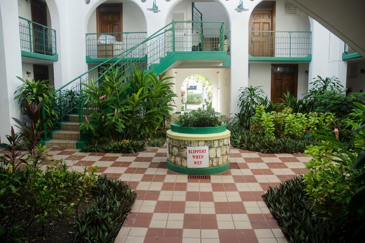 Hotel Exterior 34 of 41