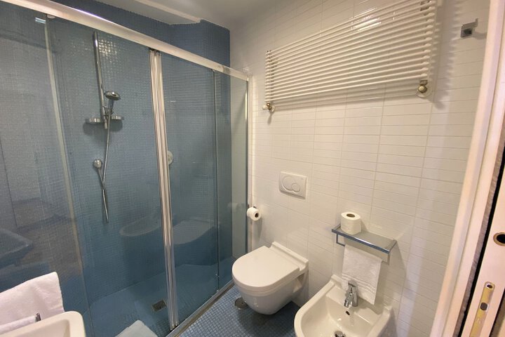 Room 125 of 180