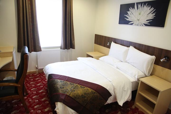 Room 6 of 47
