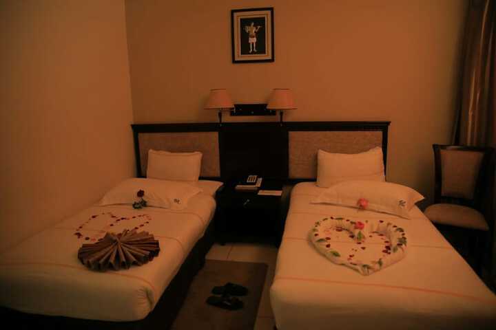 Room 13 of 35