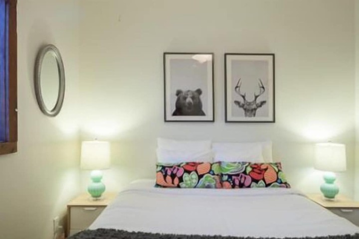 Room 12 of 80