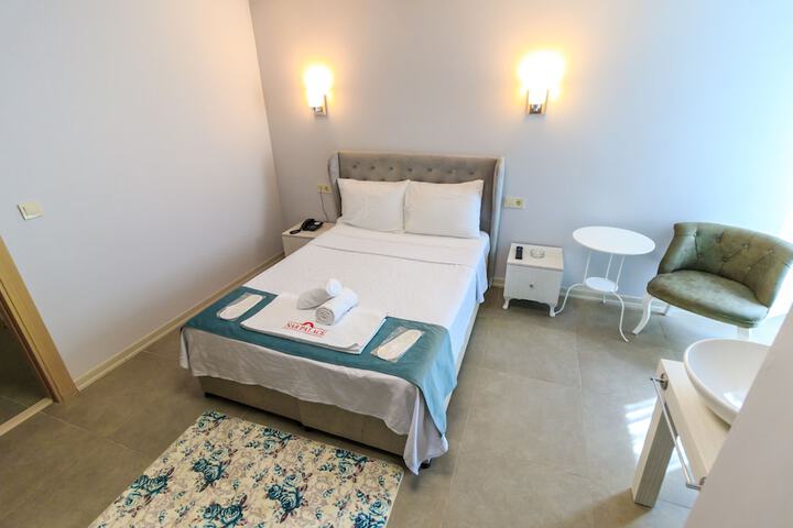 Room 30 of 115