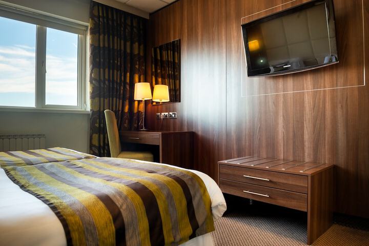Room 7 of 25