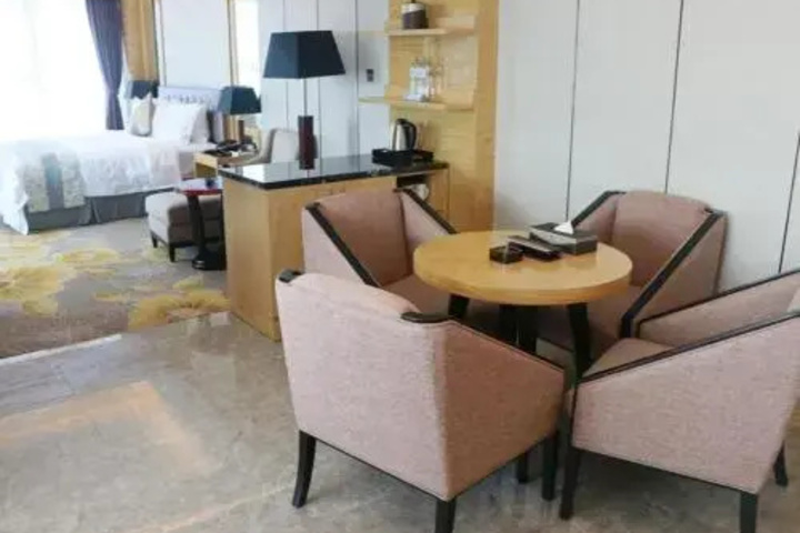 Room 5 of 28