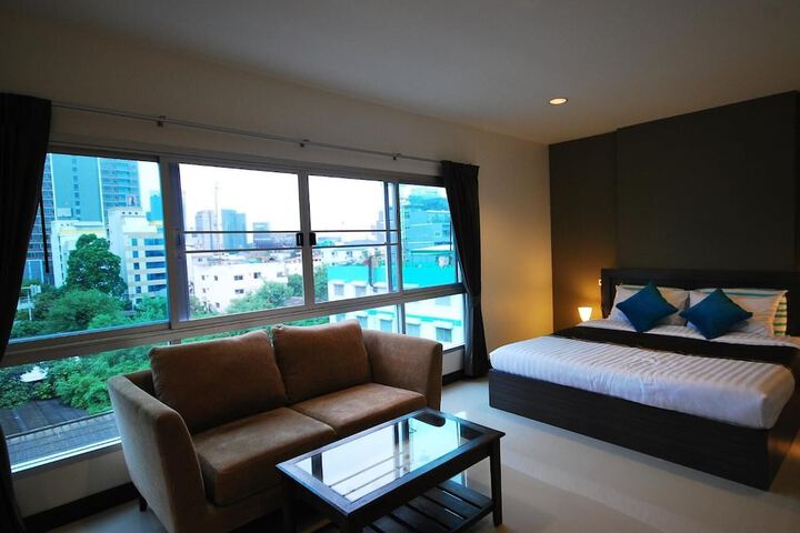 Room 10 of 19