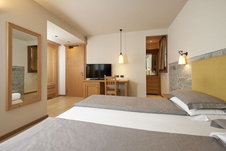Room 7 of 73