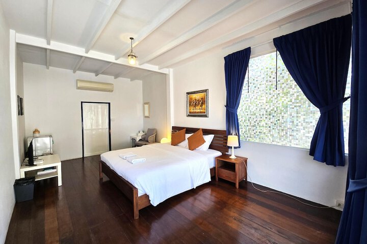Room 16 of 53