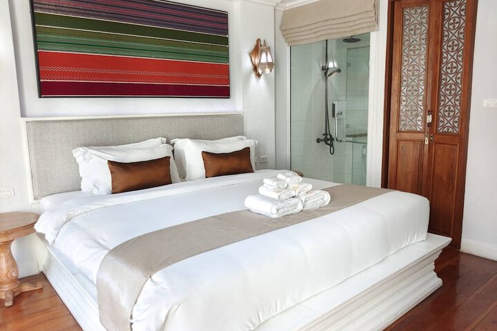 Room 28 of 86