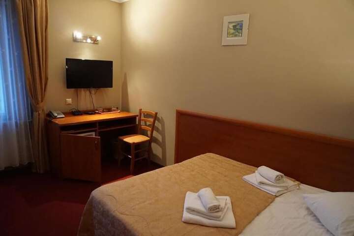 Room 15 of 60