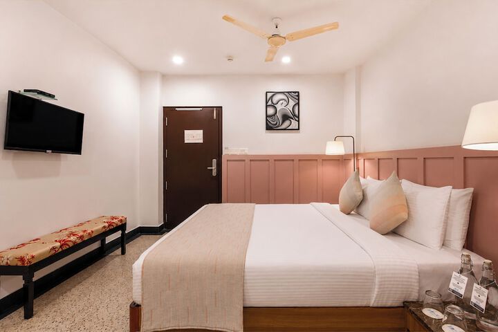 Room 8 of 37