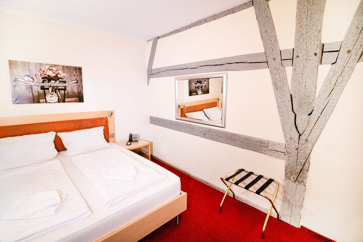Room 7 of 26