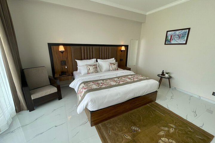 Room 3 of 6