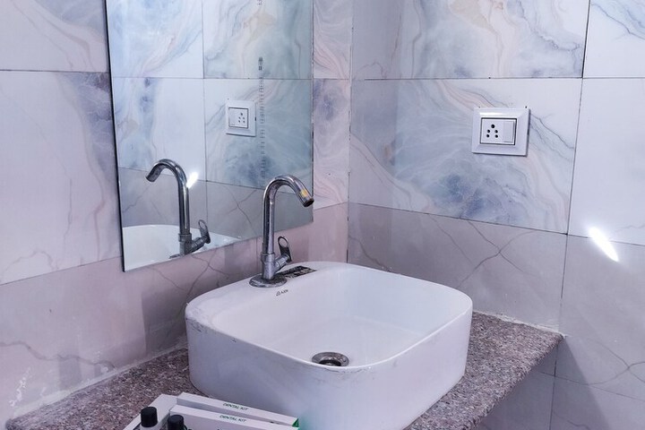 Room 15 of 22
