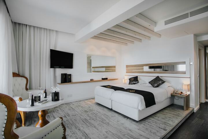 Room 16 of 234
