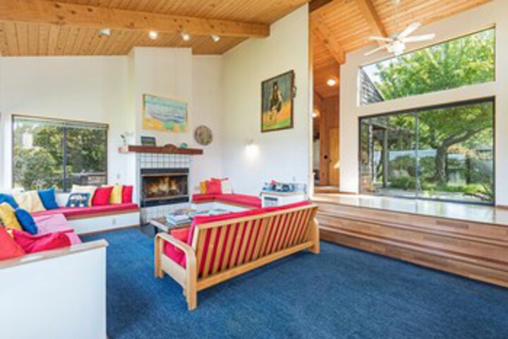 Iris House - Two Bedroom Home
