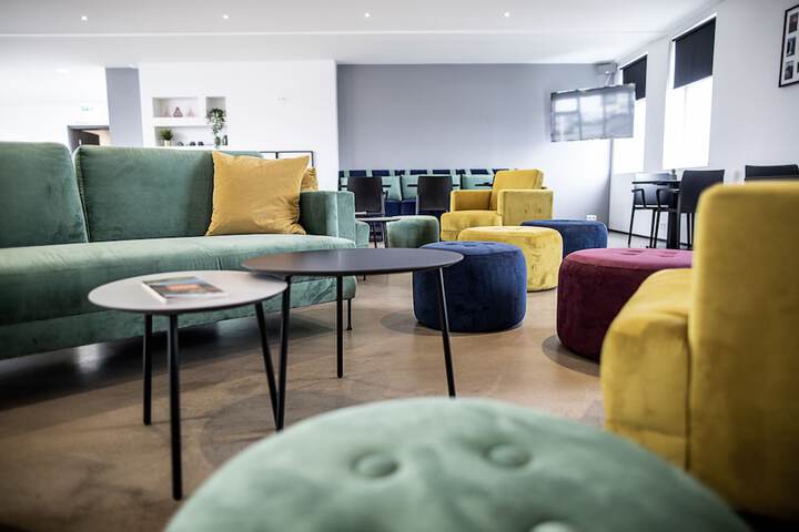 Lounge 90 of 114