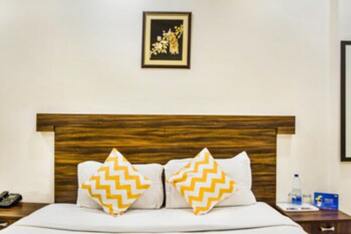 Room 13 of 20