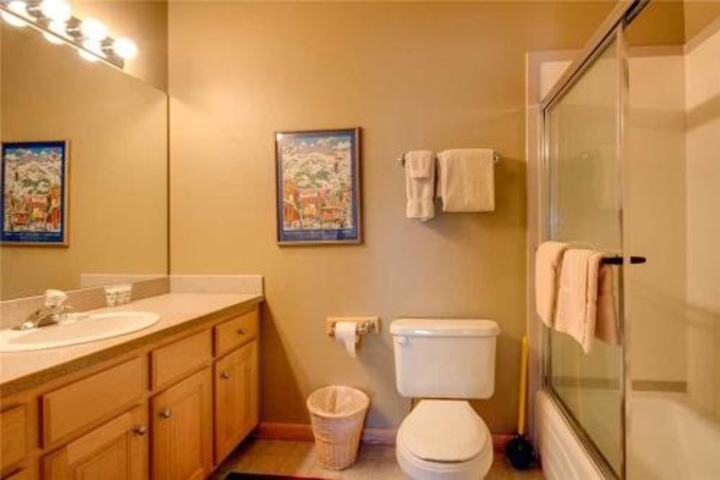 Room 5 of 11
