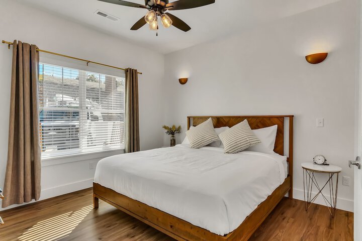 Room 2 of 53