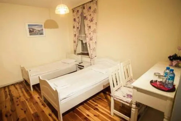Room 2 of 2