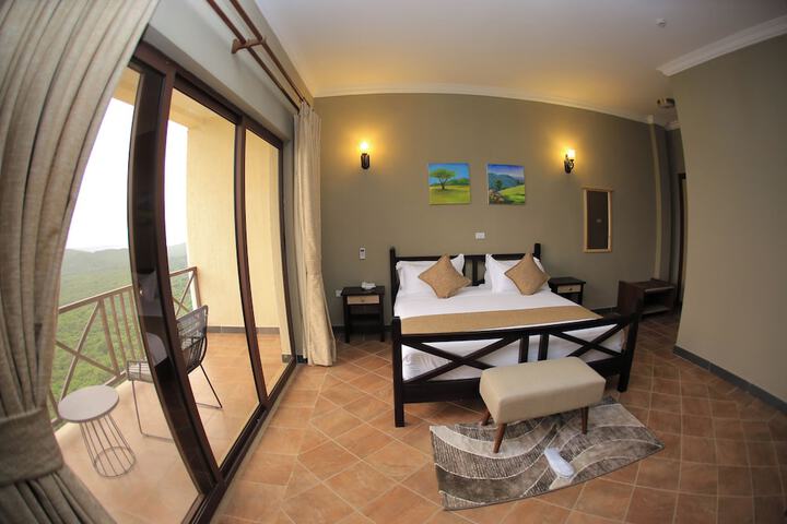 Room 18 of 120