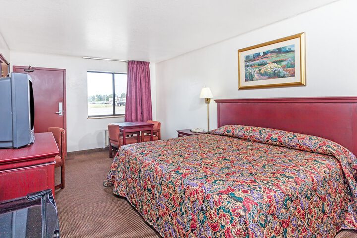 Room 12 of 32