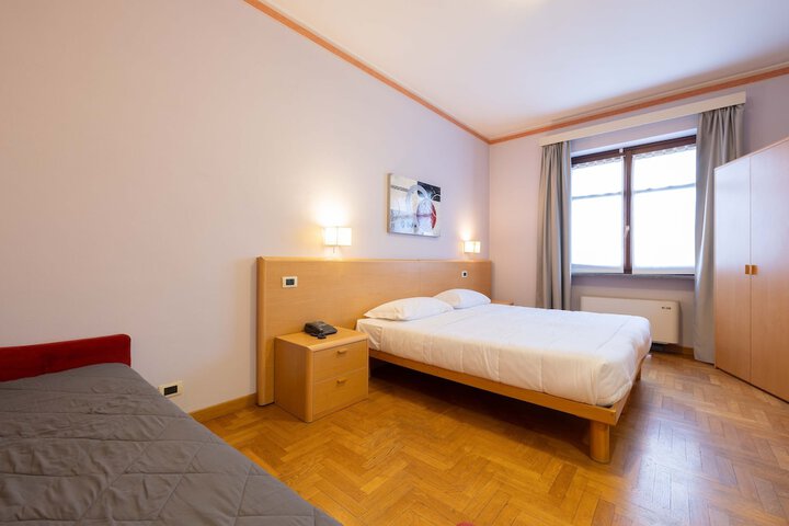 Room 26 of 104