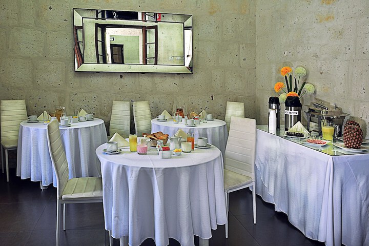 Breakfast/Coffee Service 33 of 43