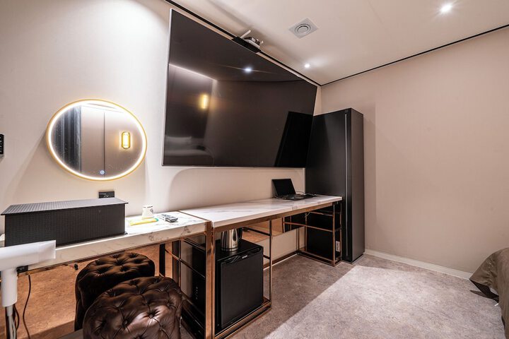 Room 17 of 74