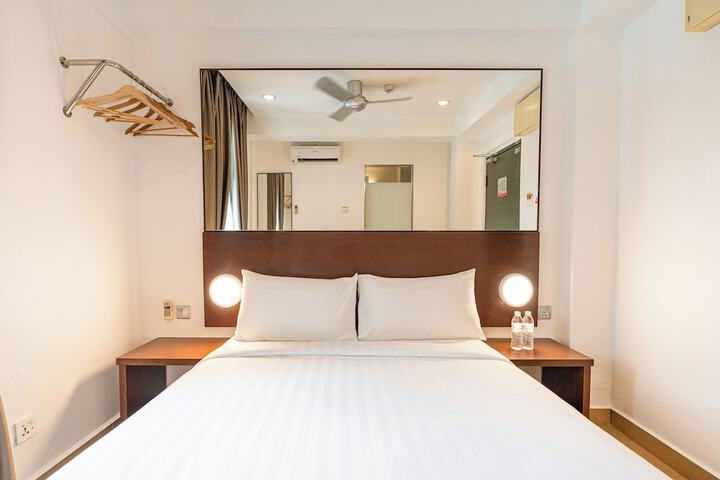 Room 18 of 40
