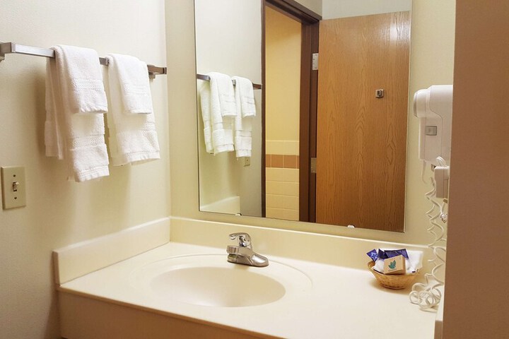 Room 19 of 28