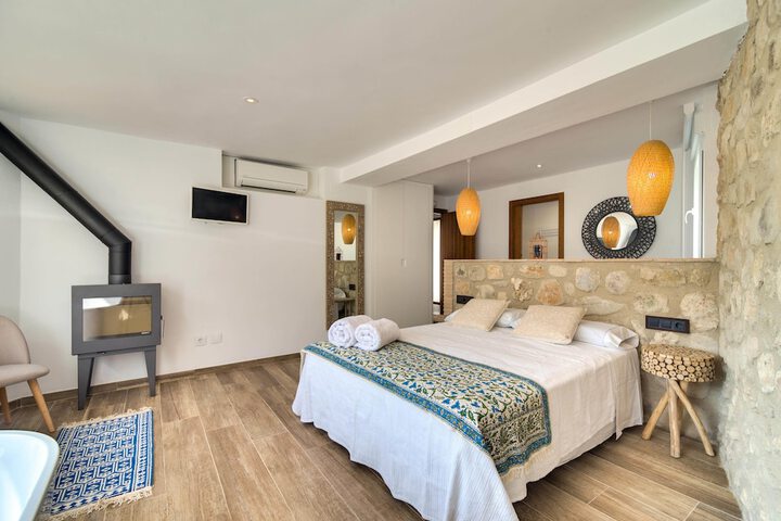 Room 7 of 34