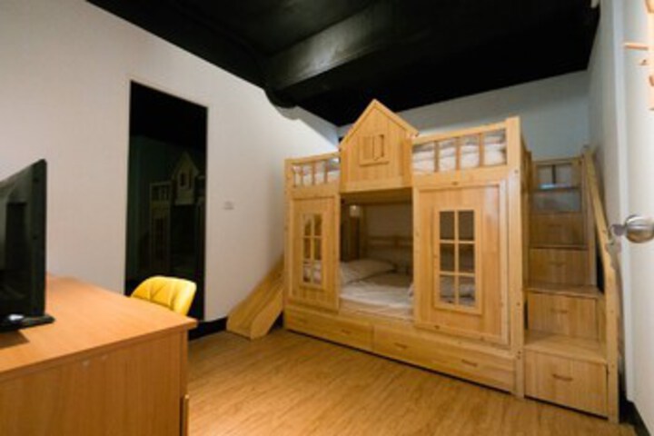 Room 40 of 45