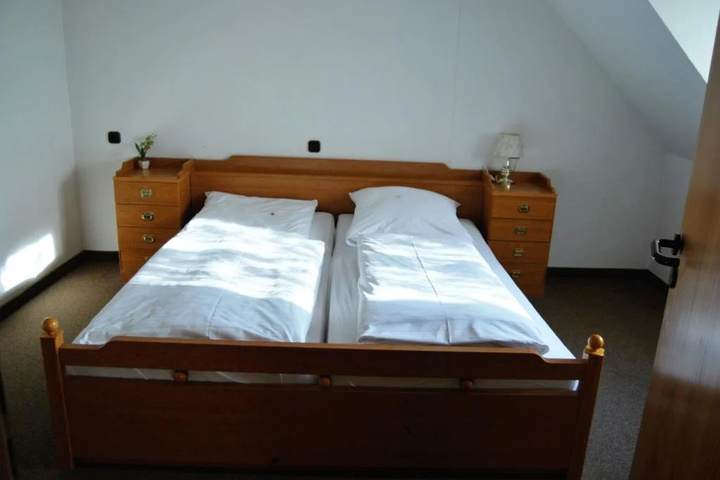 Room 3 of 11