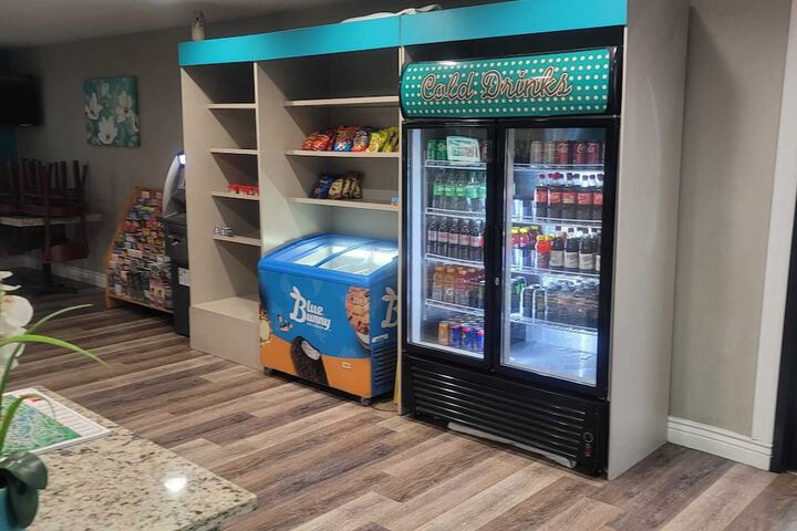 Snack bar