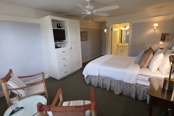 Room 64 of 139