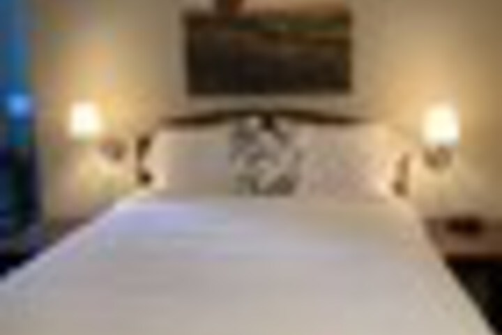 Room 38 of 141
