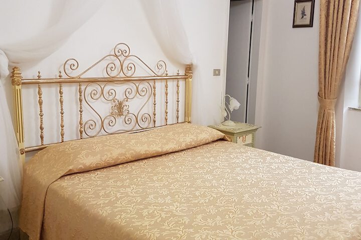 Room 17 of 42