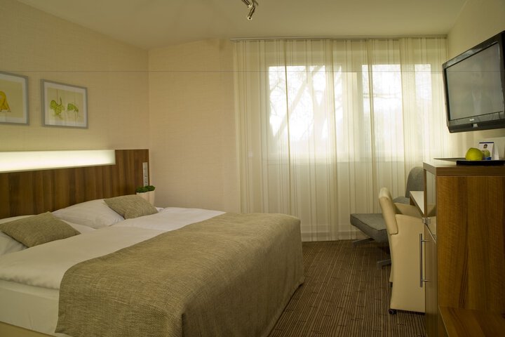 Room 10 of 63