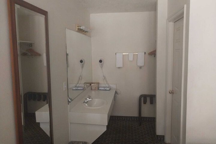 Room 3 of 15