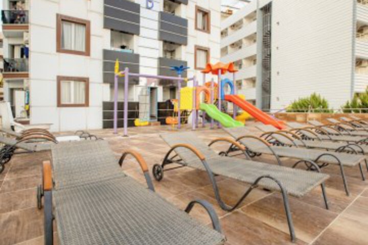 Terrace/Patio 9 of 29